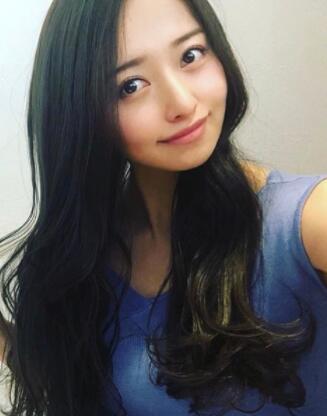 黑泽由里香